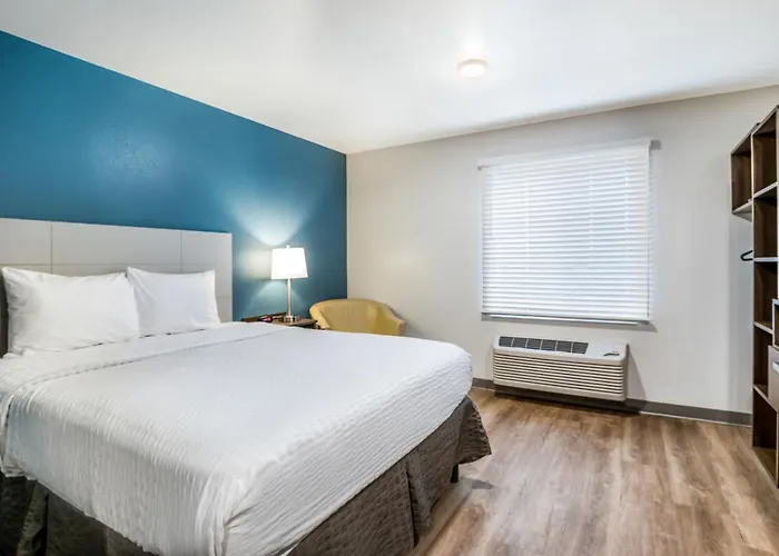 Woodspring Suites Bakersfield East